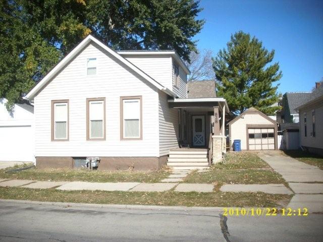 828 Yout St, Racine, WI 53402