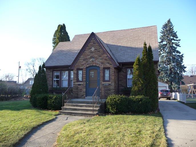 2704 Lincoln Rd, Kenosha, WI 53143