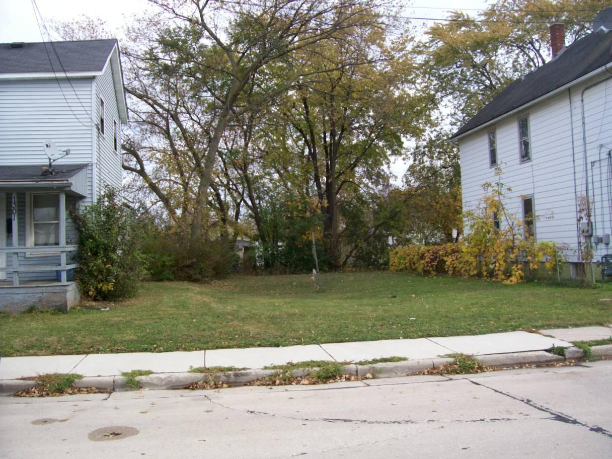 1307 Terrace Ave, Racine, WI 53403