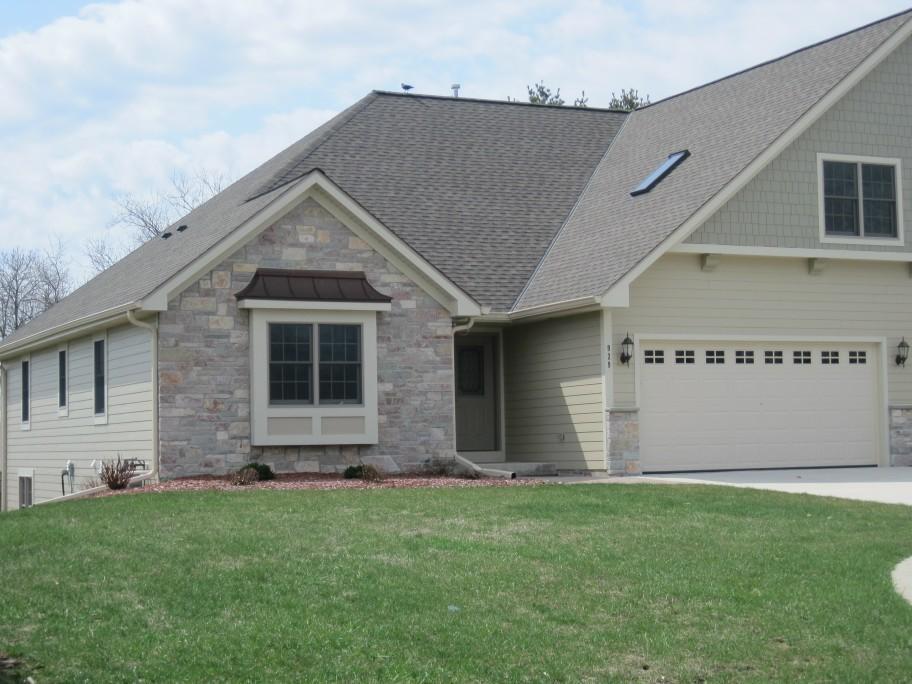 929 Foxland Pl., West Bend, WI 53095