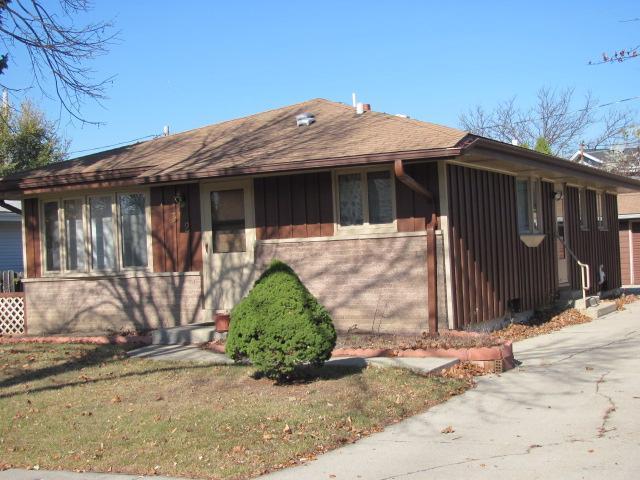 132 W Uncas Ave, Milwaukee, WI 53207