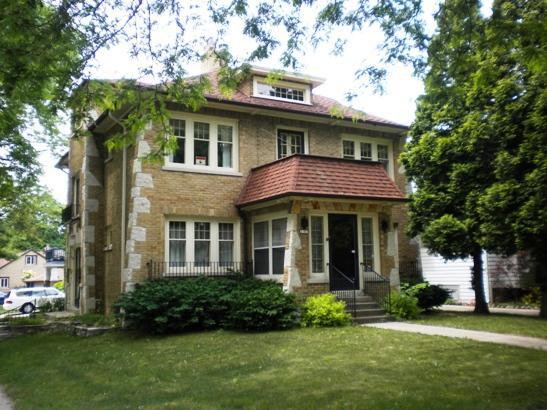 6408 W Lloyd St., Wauwatosa, WI 53213