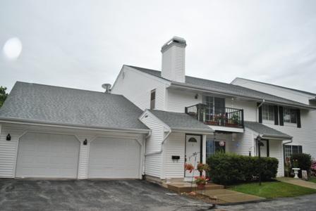 8851 S Wood Creek Dr. #2, Oak Creek, WI 53154