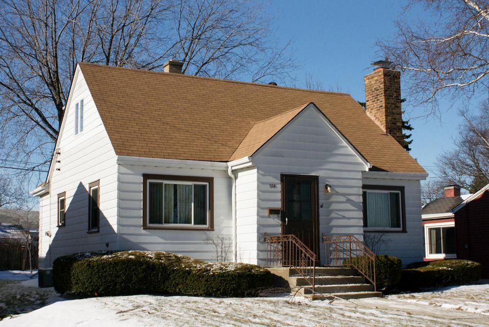 938 Oregon St, Racine, WI 53405