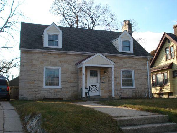 6923 Aetna Ct, Wauwatosa, WI 53213