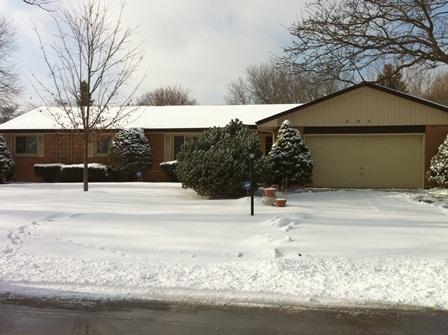 6941 N Crestwood Dr, Glendale, WI 53209