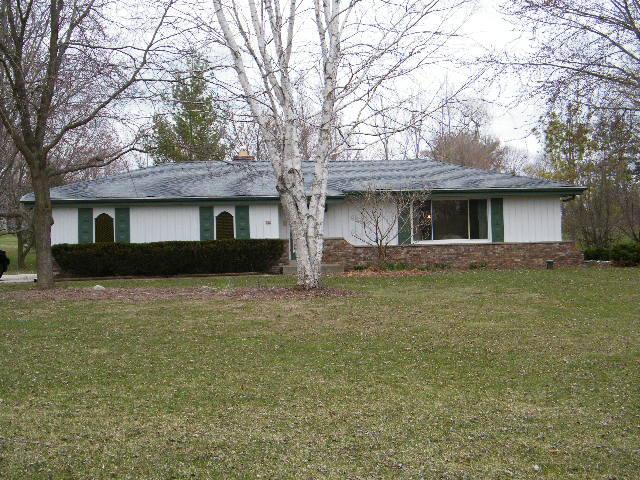 S62W23171 Fern Dr, Waukesha, WI 53189