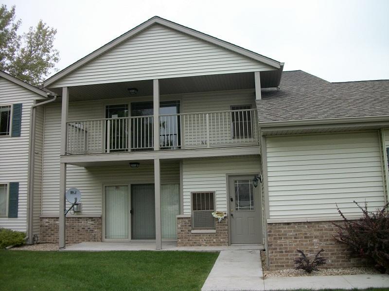 938 Spring Ct #4, Newburg, WI 53095