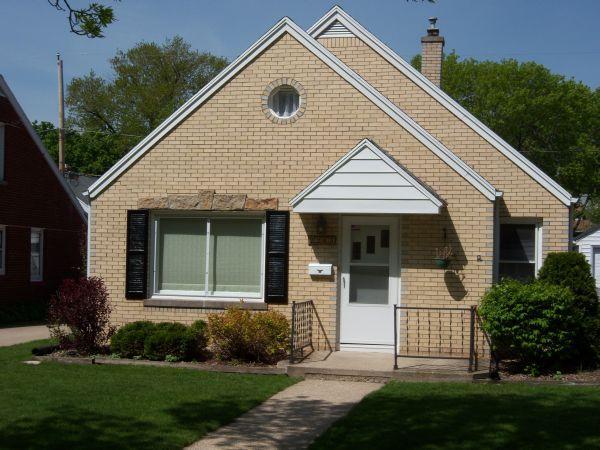 2243 N Lefeber Ave., Wauwatosa, WI 53213