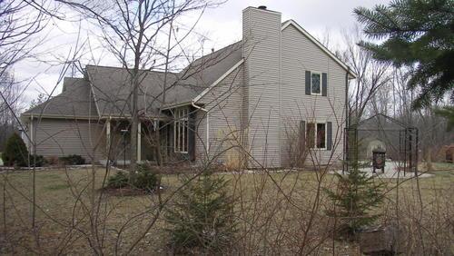 12216 W Oakwood Dr, Franklin, WI 53132