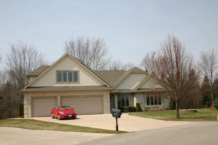 W340N6205 Breezy Point, Oconomowoc, WI 53066