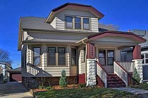 2269 N 61st St, Wauwatosa, WI 53208