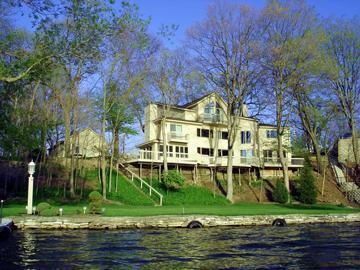 W288N8067 Park Dr, Merton, WI 53029