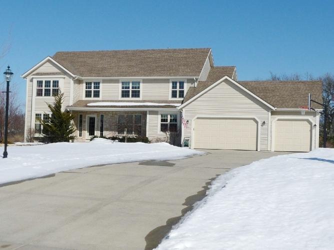 W306S2800 Wild Berry Ln, Genesee, WI 53188