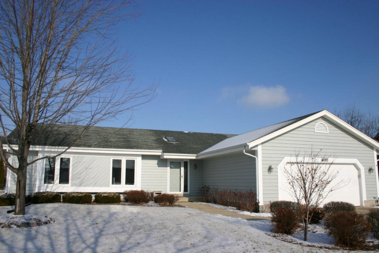 4160 W Martinton Dr, Franklin, WI 53132