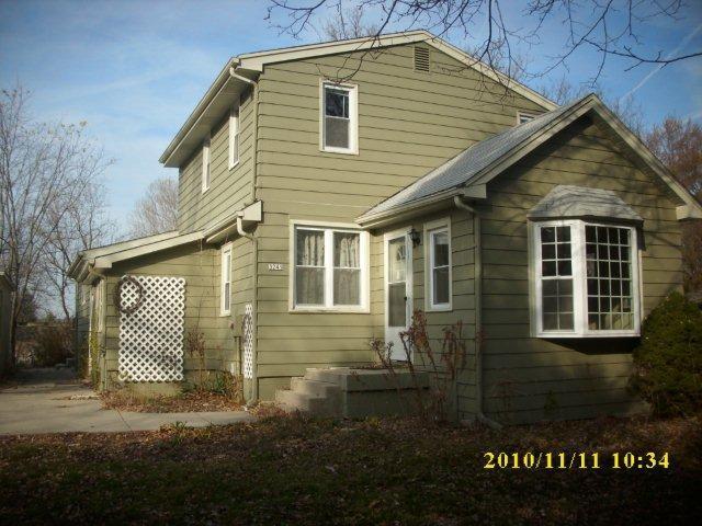 3245 N Fiebrantz Ave, Brookfield, WI 53005