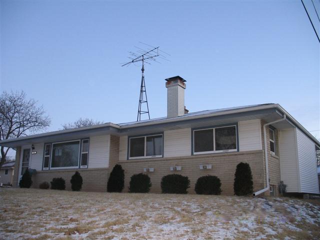 10805 W Harvest Ln, Milwaukee, WI 53225