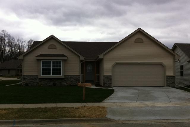 647 Thekla Ln, West Bend, WI 53095