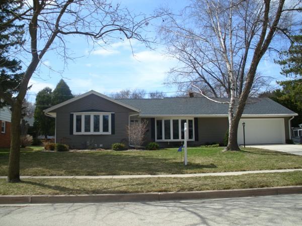 W56N787 Meadow Ln, Cedarburg, WI 53012