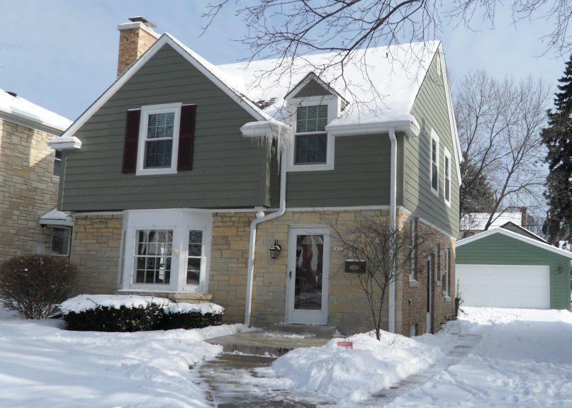 2622 N 84th St., Wauwatosa, WI 53213