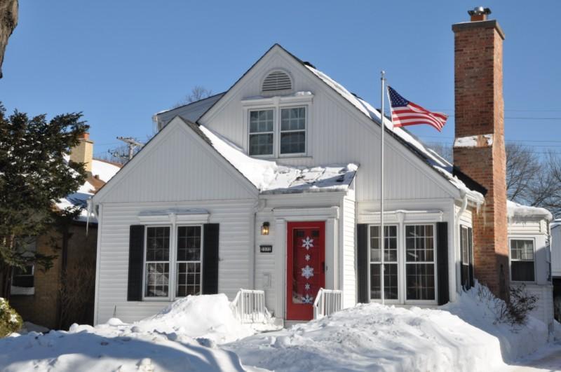 2372 N 86th St, Wauwatosa, WI 53226