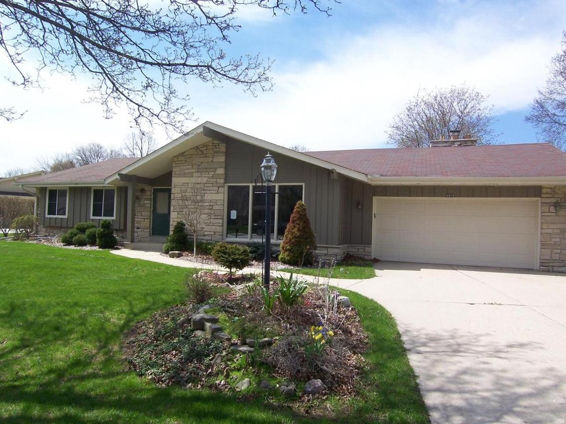 6029 Glenwood Dr, Greendale, WI 53129