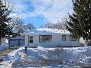 321 N 4th Ave, Onalaska, WI 54650