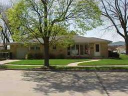 821 Carlton Dr, Racine, WI 53402