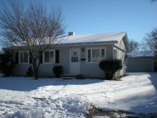 8527 16th Ave, Kenosha, WI 53143