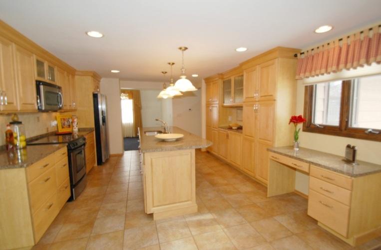 13865 W Crawford Dr., New Berlin, WI 53151