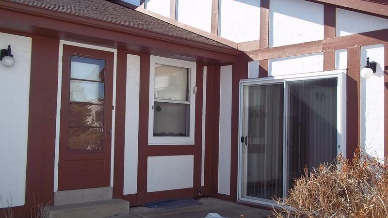 5333 S Somerset Ln, Greenfield, WI 53221