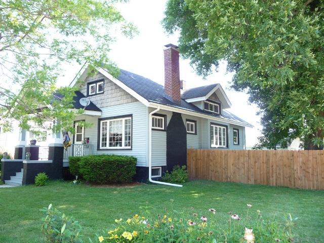 2003 Wustum Ave, Racine, WI 53404