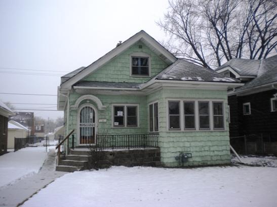 4537 N 41st St., Milwaukee, WI 53209