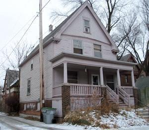 1318 N 32nd St, Milwaukee, WI 53208