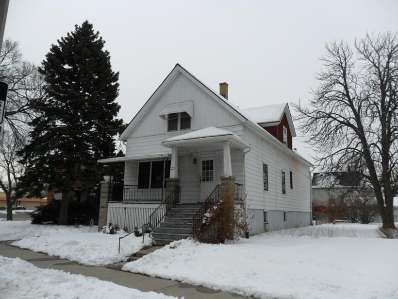 3225 S Howell Ave, Milwaukee, WI 53207