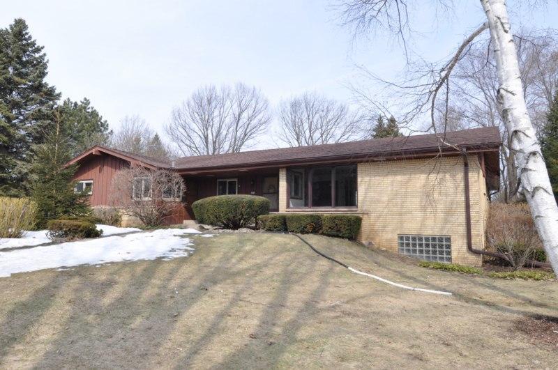 18720 Ridgewood Ln., Brookfield, WI 53045