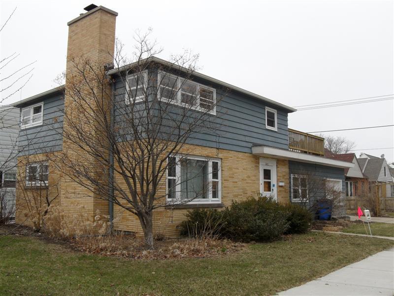 4801 N Diversey Blvd, Whitefish Bay, WI 53217