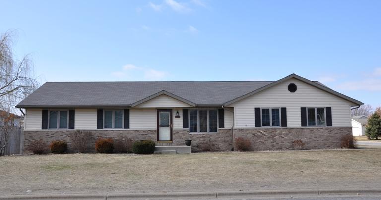 900 E 3rd Ave, Holmen, WI 54636