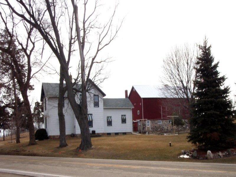 W147 County Road B, Concord, WI 53066