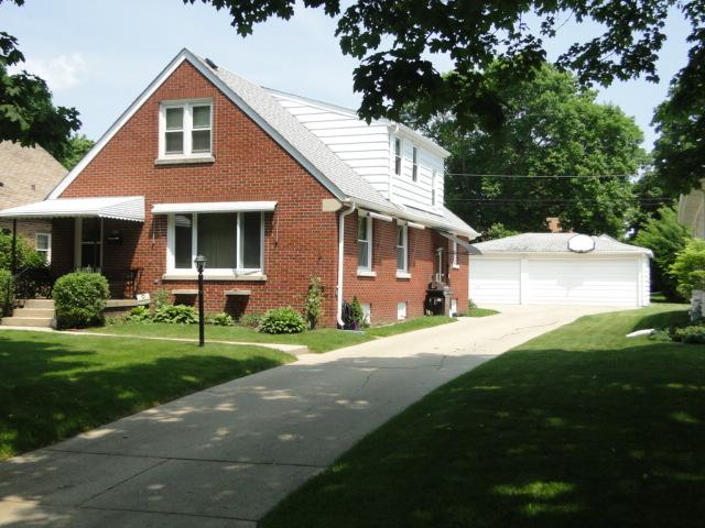 558 N 106th St., Wauwatosa, WI 53226