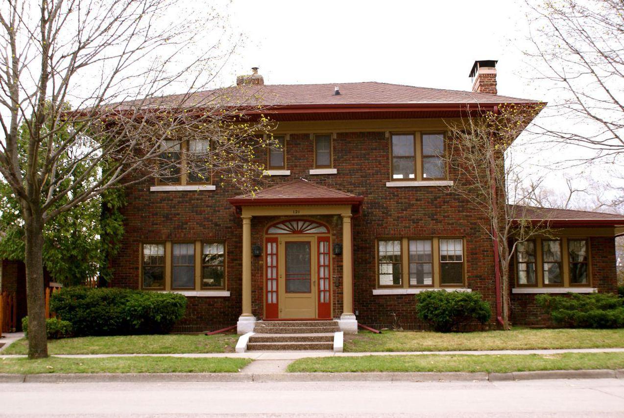 121 S 21st St., La Crosse, WI 54601