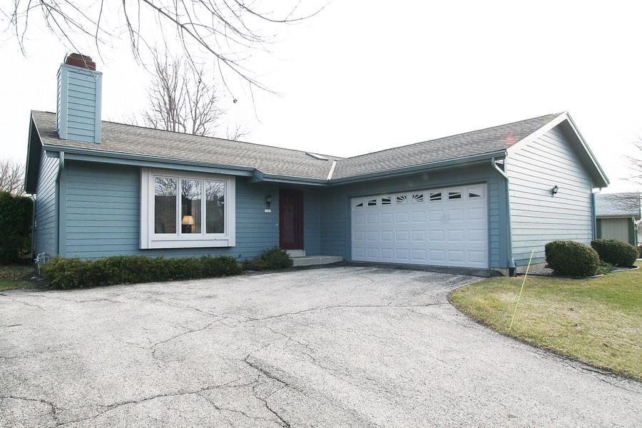 5412 Somerset Ln, Greenfield, WI 53221