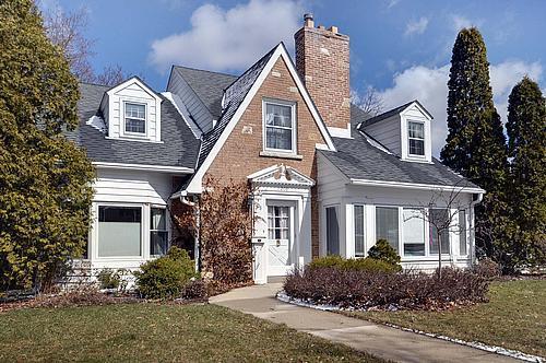 1208 Grant St., Waukesha, WI 53186