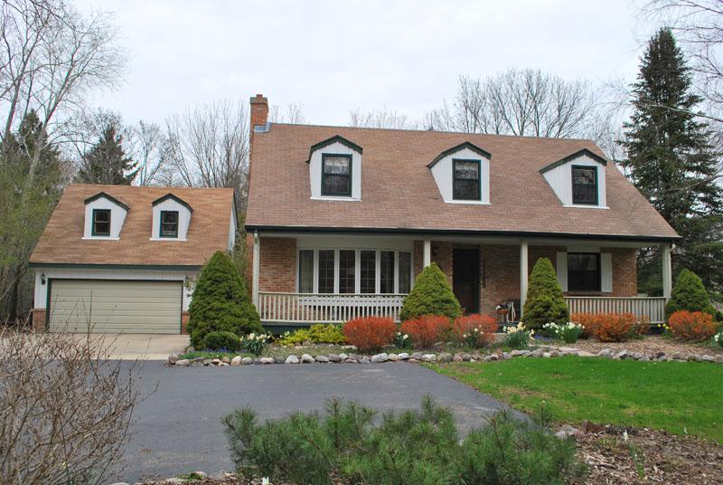 5208 W Elmhurst Dr, Mequon, WI 53092