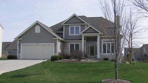 4865 W Berkshire Dr, Franklin, WI 53132