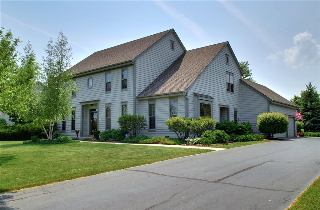 11021 N Bennington Ct, Mequon, WI 53097