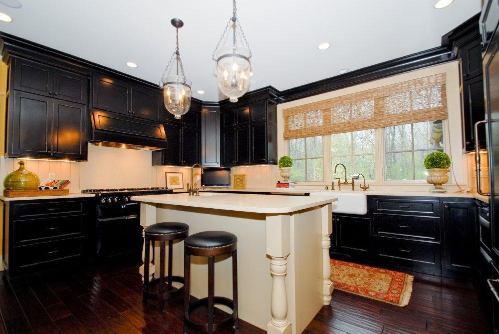 675 W Dean Rd, River Hills, WI 53217