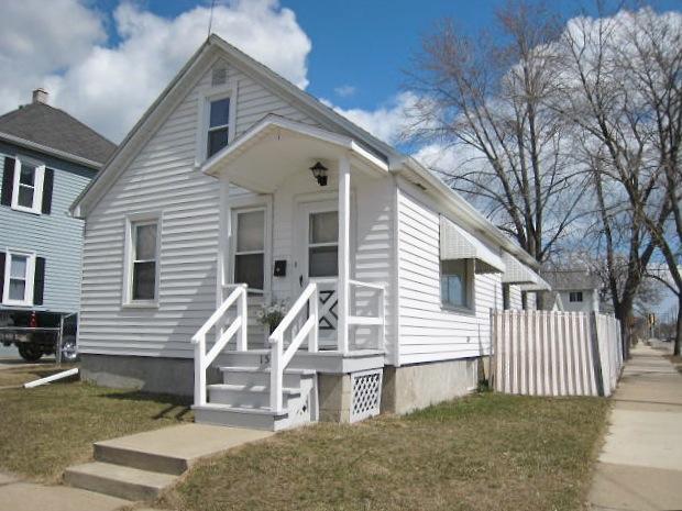 1547 Grove Ave, Racine, WI 53405