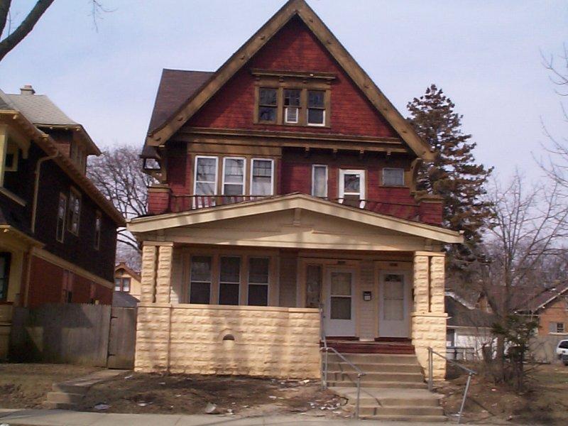 2455 N 41st St #2457, Milwaukee, WI 53210