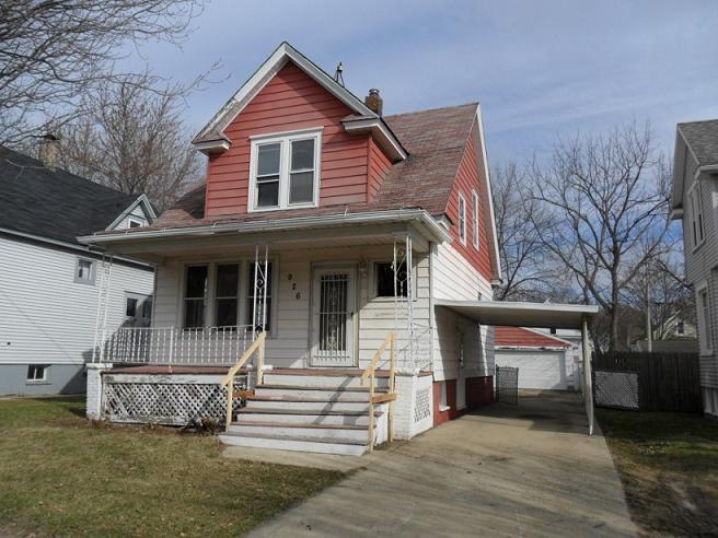 926 70th St, Kenosha, WI 53143